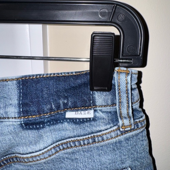 DAZE Denim Frayed Hem Women Shorts - Picture 4 of 4